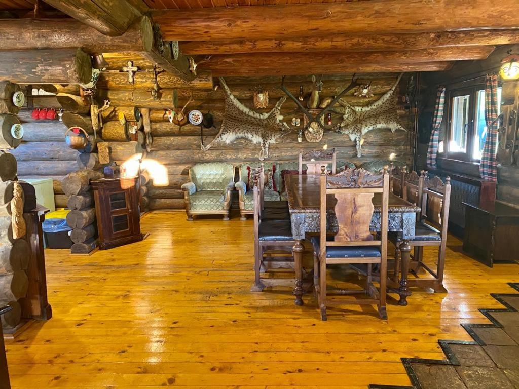 Cabana Vanatorului Rîşnov Esterno foto
